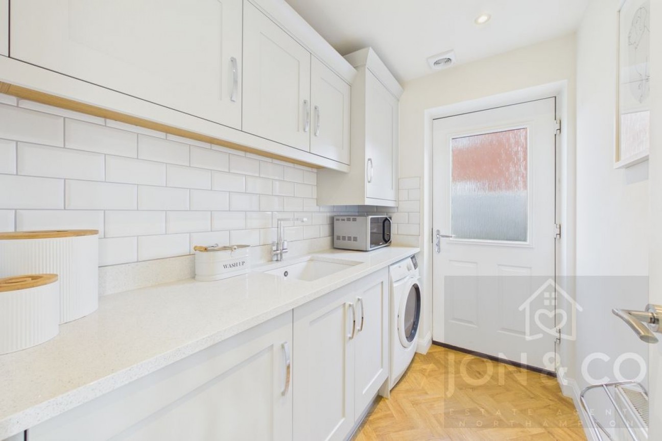 Hutchins Close | Overstone Gate | NN6