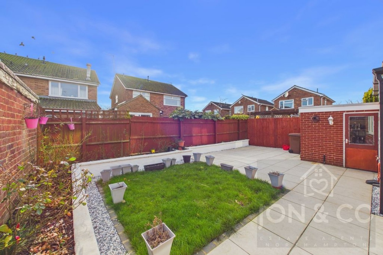 Obelisk Rise | Kingsthorpe | NN2