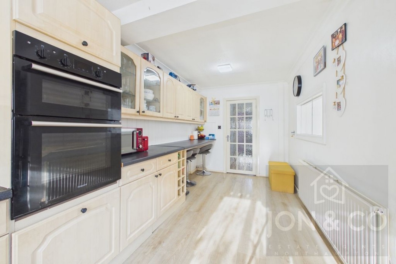 Obelisk Rise | Kingsthorpe | NN2