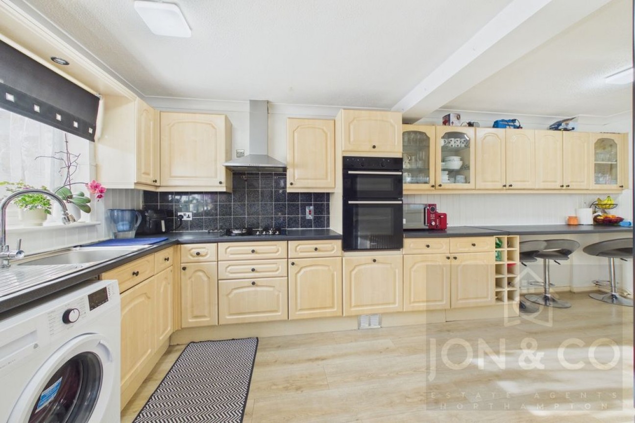 Obelisk Rise | Kingsthorpe | NN2