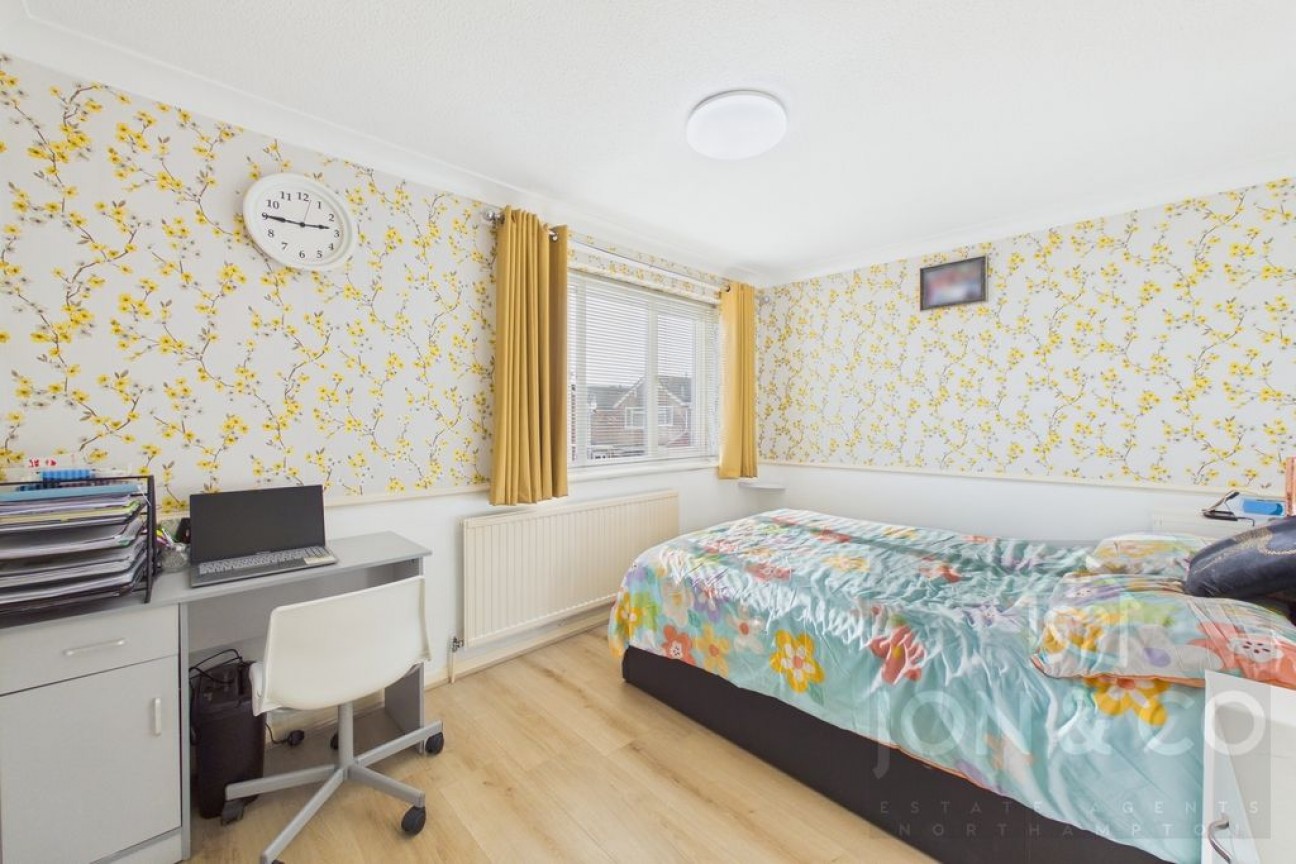 Obelisk Rise | Kingsthorpe | NN2