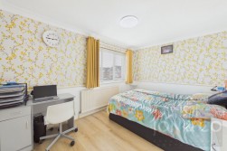 Obelisk Rise | Kingsthorpe | NN2