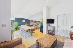 Fuller Road | Moulton | NN3