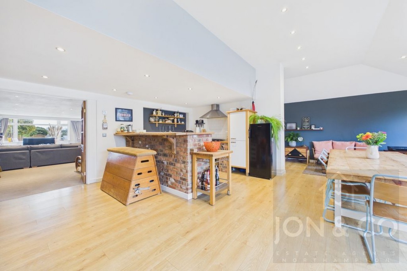 Fuller Road | Moulton | NN3