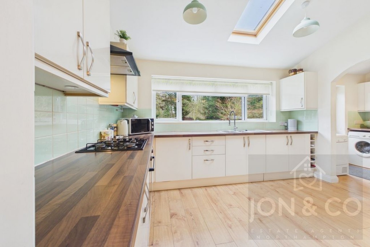 Valley Road | Little Billing | NN3