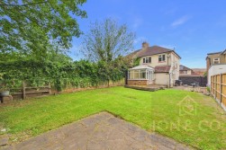 Briar Hill Walk | Delapre | NN4