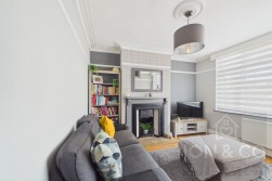 Briar Hill Walk | Delapre | NN4