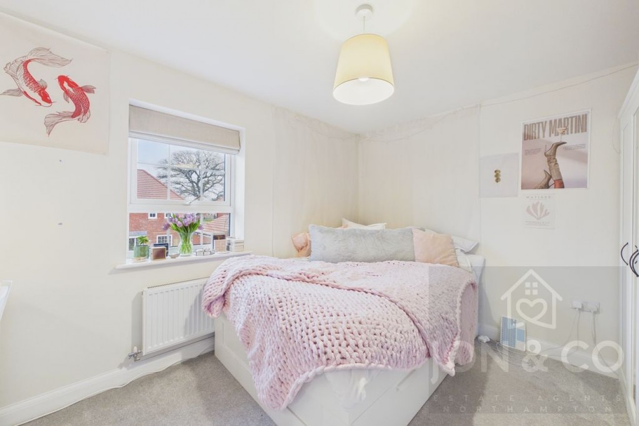 Young Close | Overstone Gate | NN6