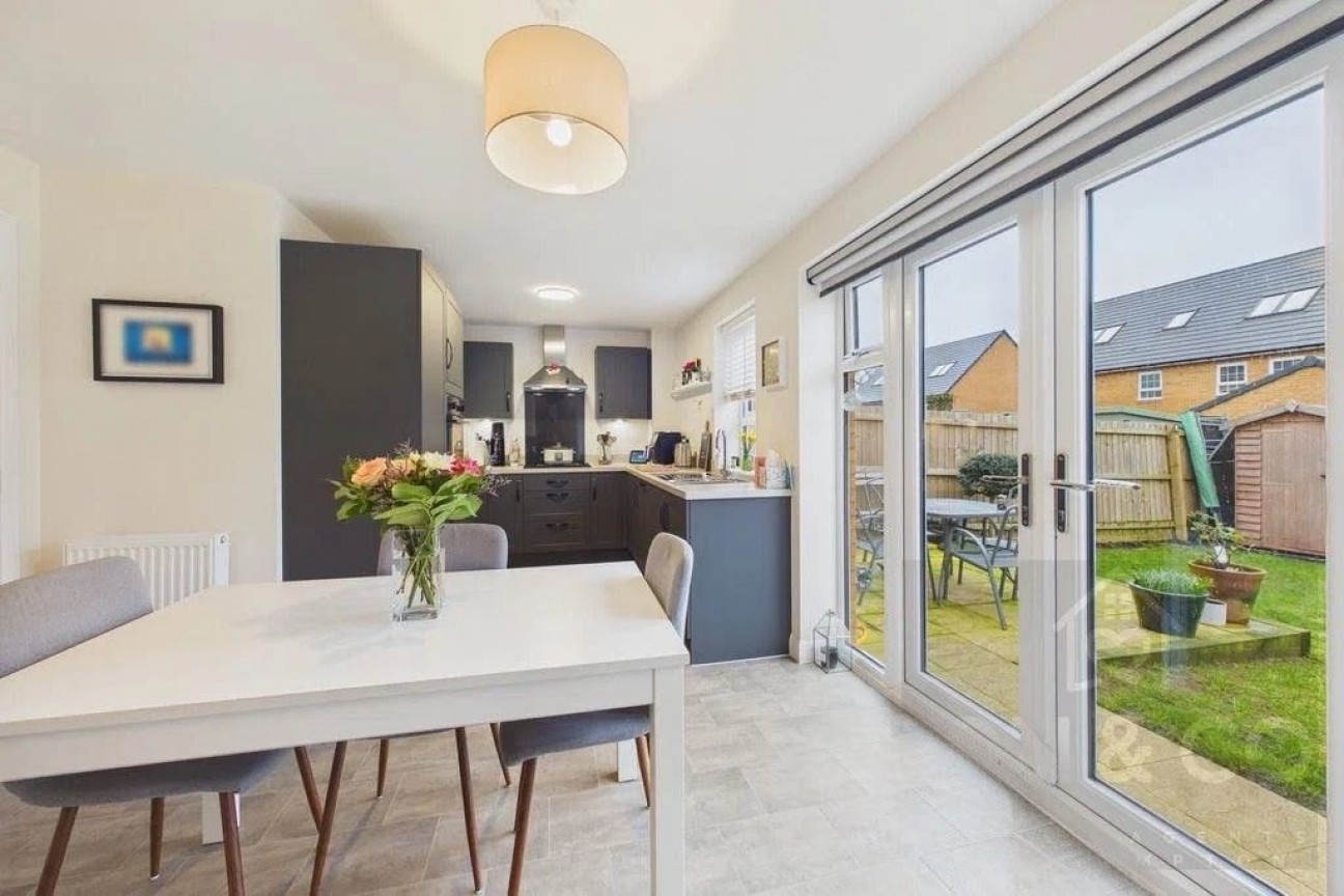 Young Close | Overstone Gate | NN6
