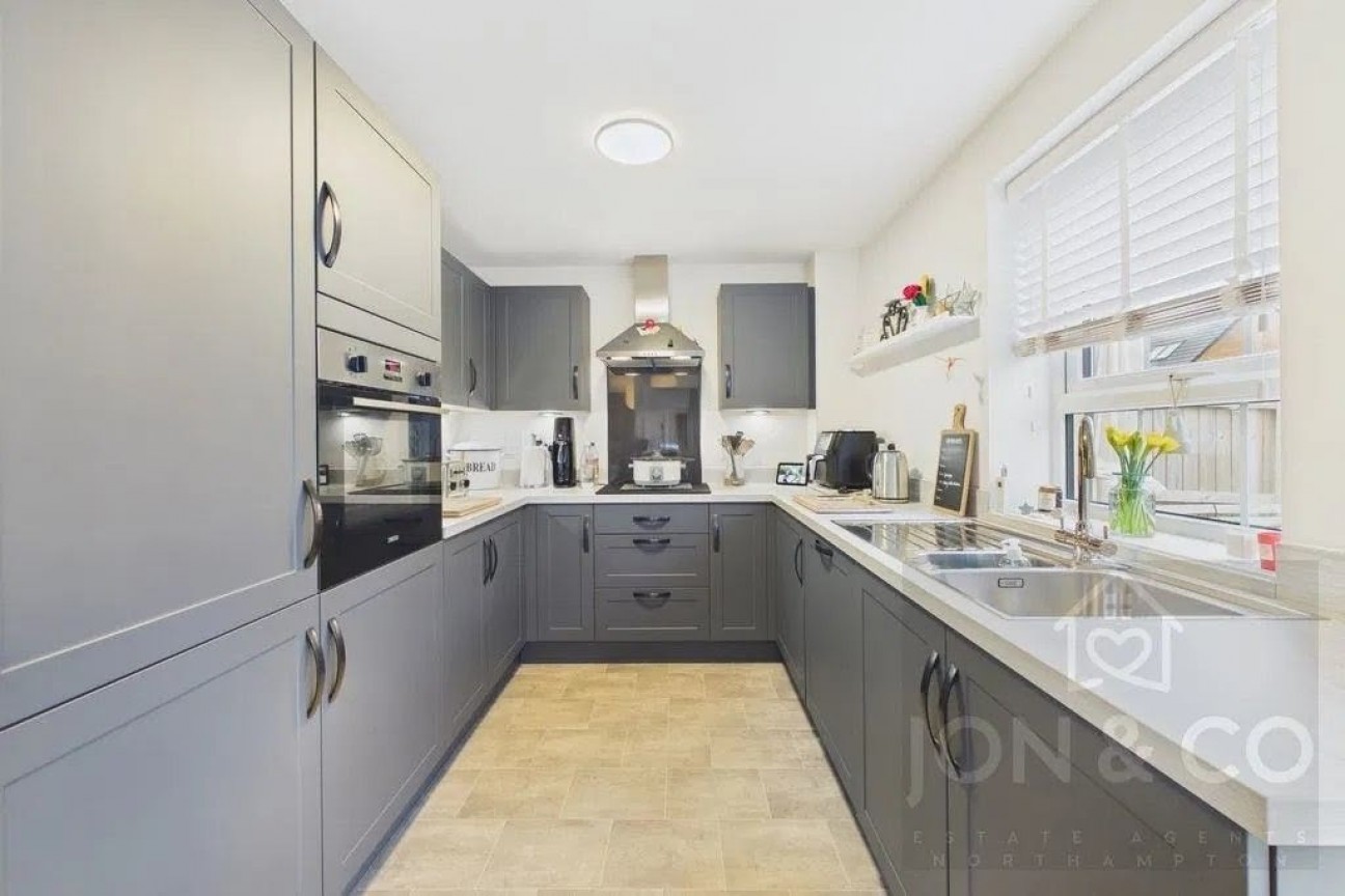 Young Close | Overstone Gate | NN6