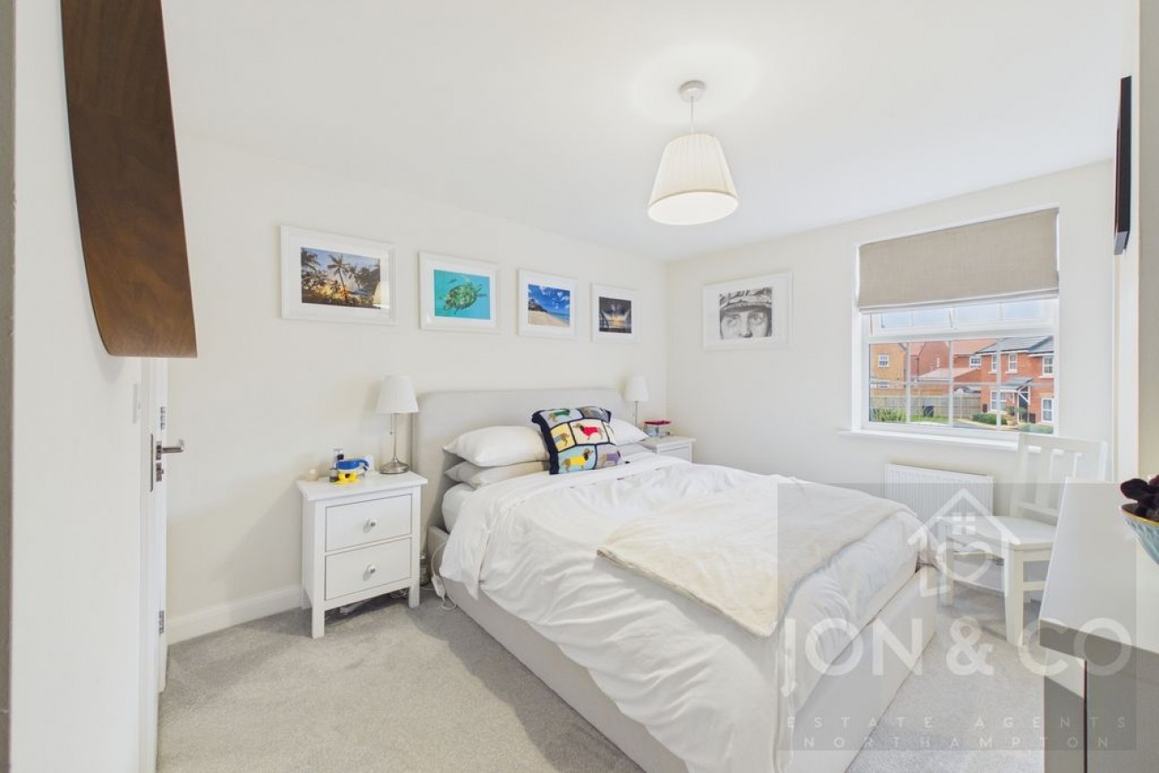 Young Close | Overstone Gate | NN6