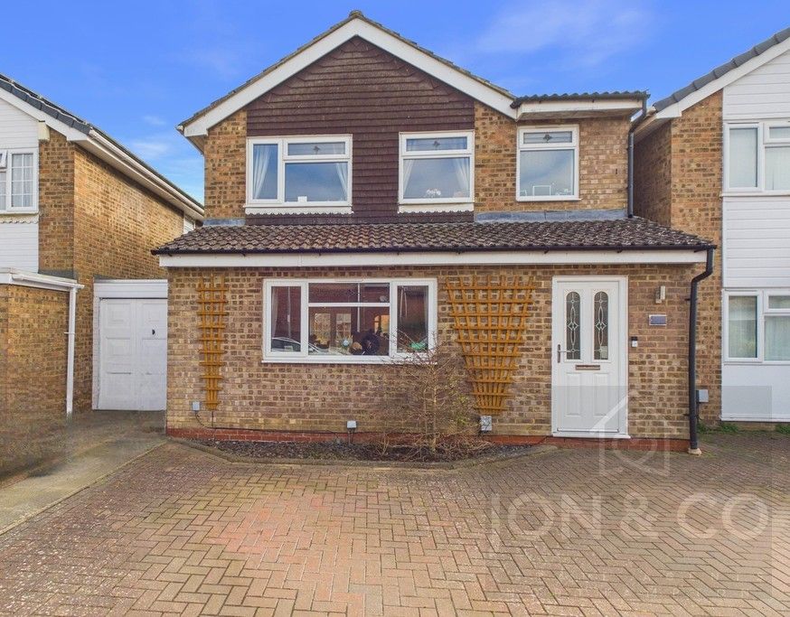 Obelisk Rise | Kingsthorpe | NN2