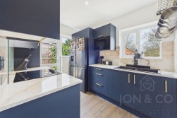 BIbury Crescent | Boothville | NN3