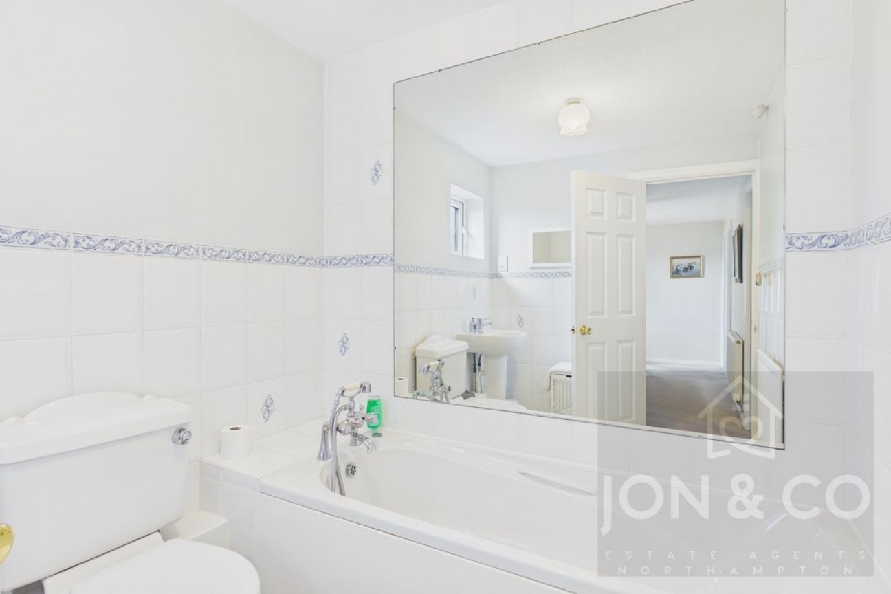 Strawberry Hill | Berrydale | NN3