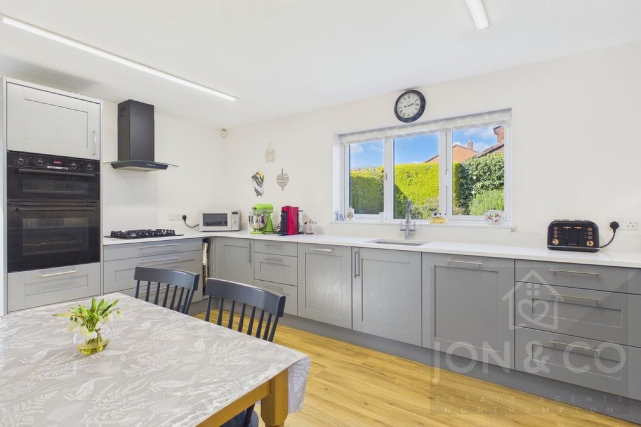 Strawberry Hill | Berrydale | NN3