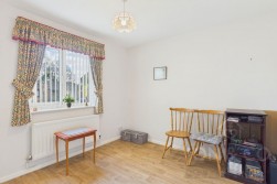 Strawberry Hill | Berrydale | NN3