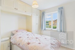 Strawberry Hill | Berrydale | NN3