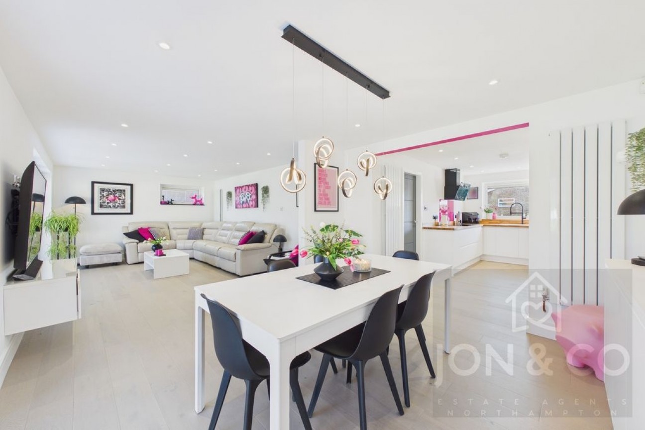 North Hayes Court | Goldenash | NN3