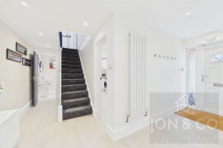 North Hayes Court | Goldenash | NN3
