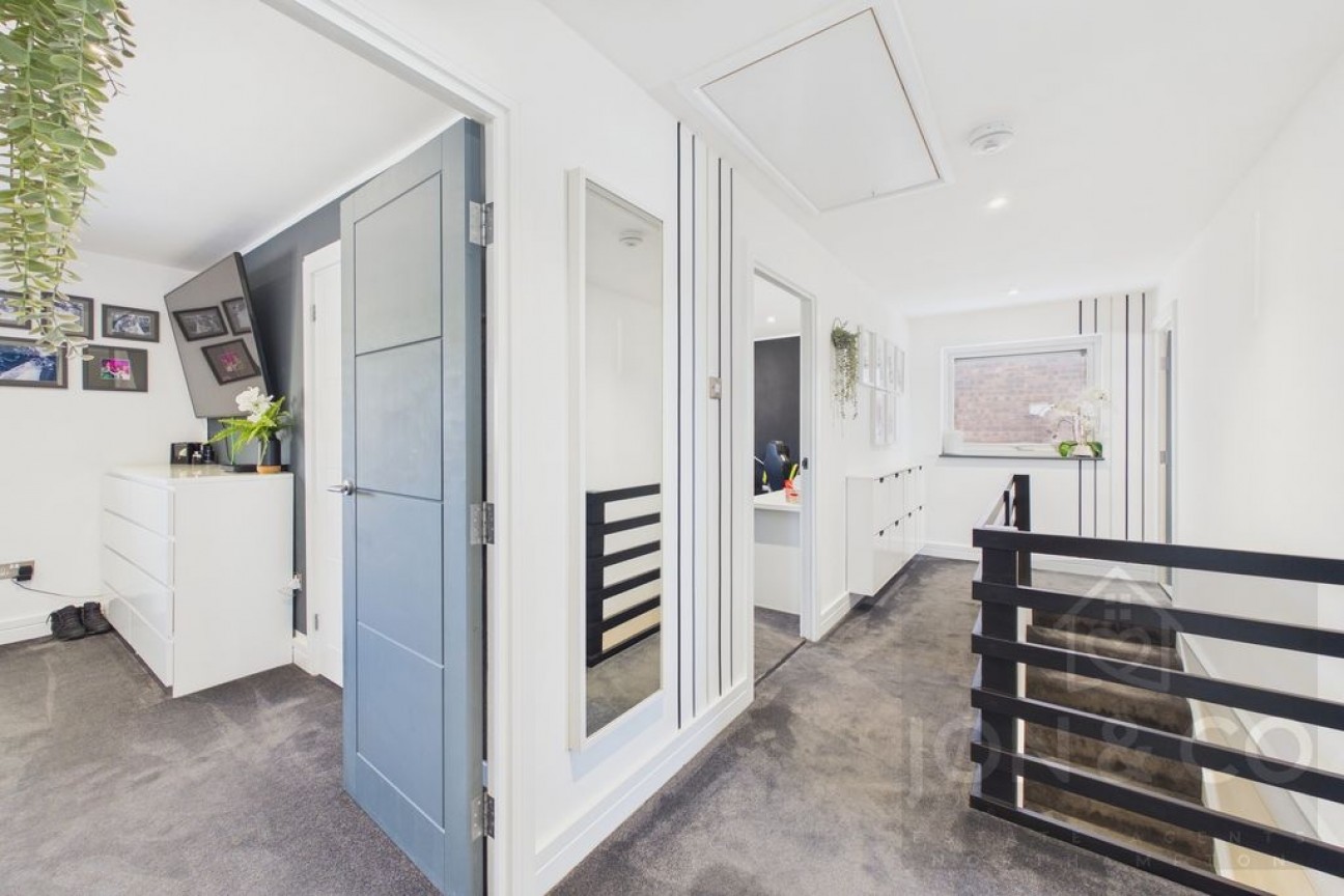 North Hayes Court | Goldenash | NN3