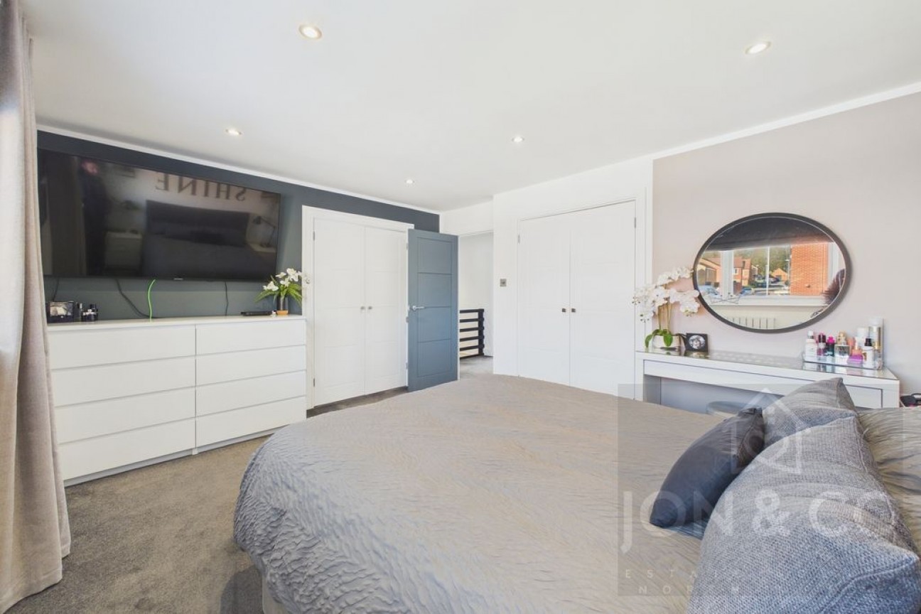 North Hayes Court | Goldenash | NN3