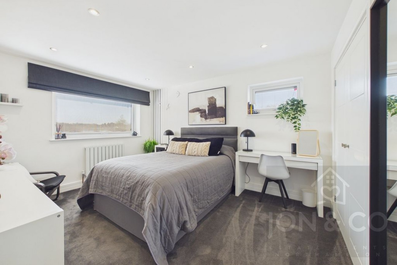 North Hayes Court | Goldenash | NN3