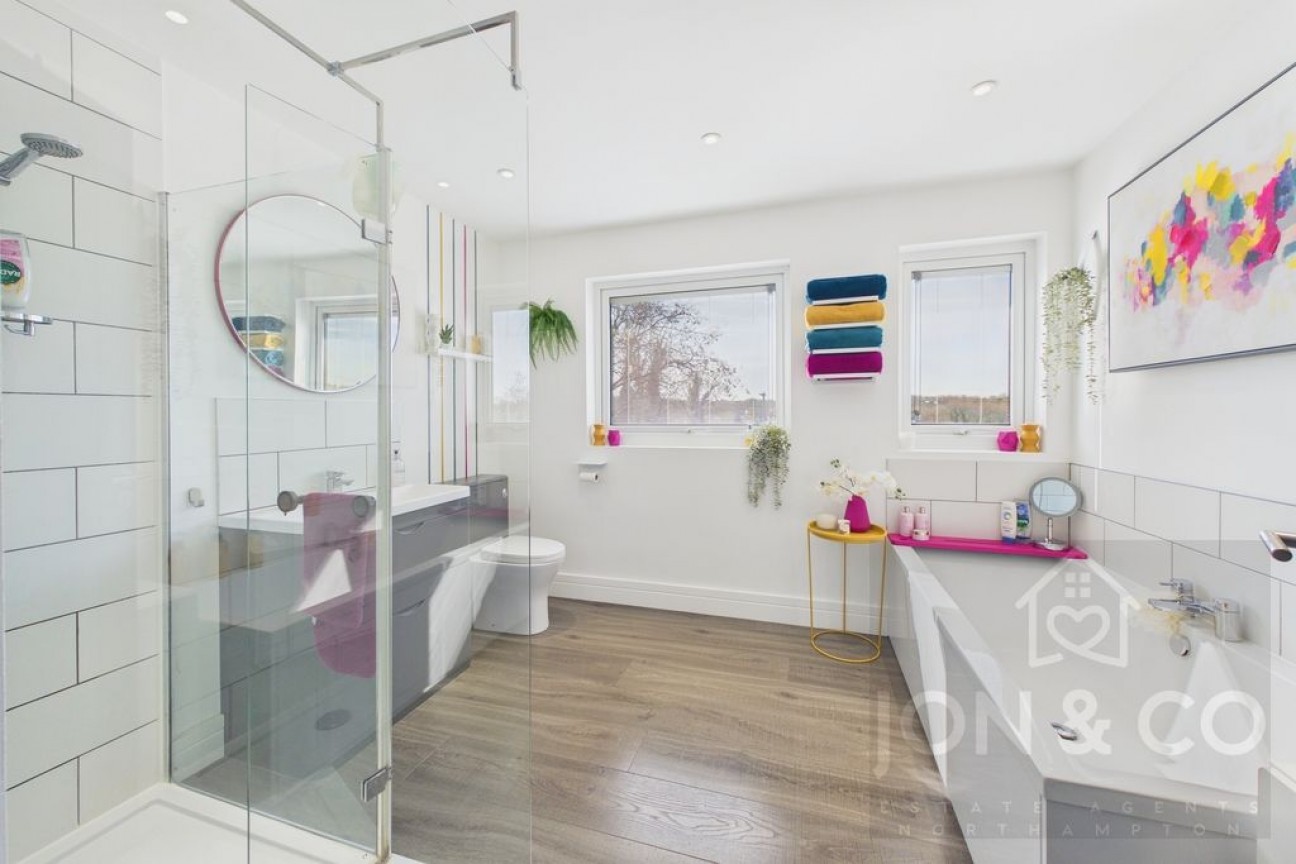 North Hayes Court | Goldenash | NN3