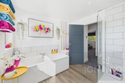 North Hayes Court | Goldenash | NN3