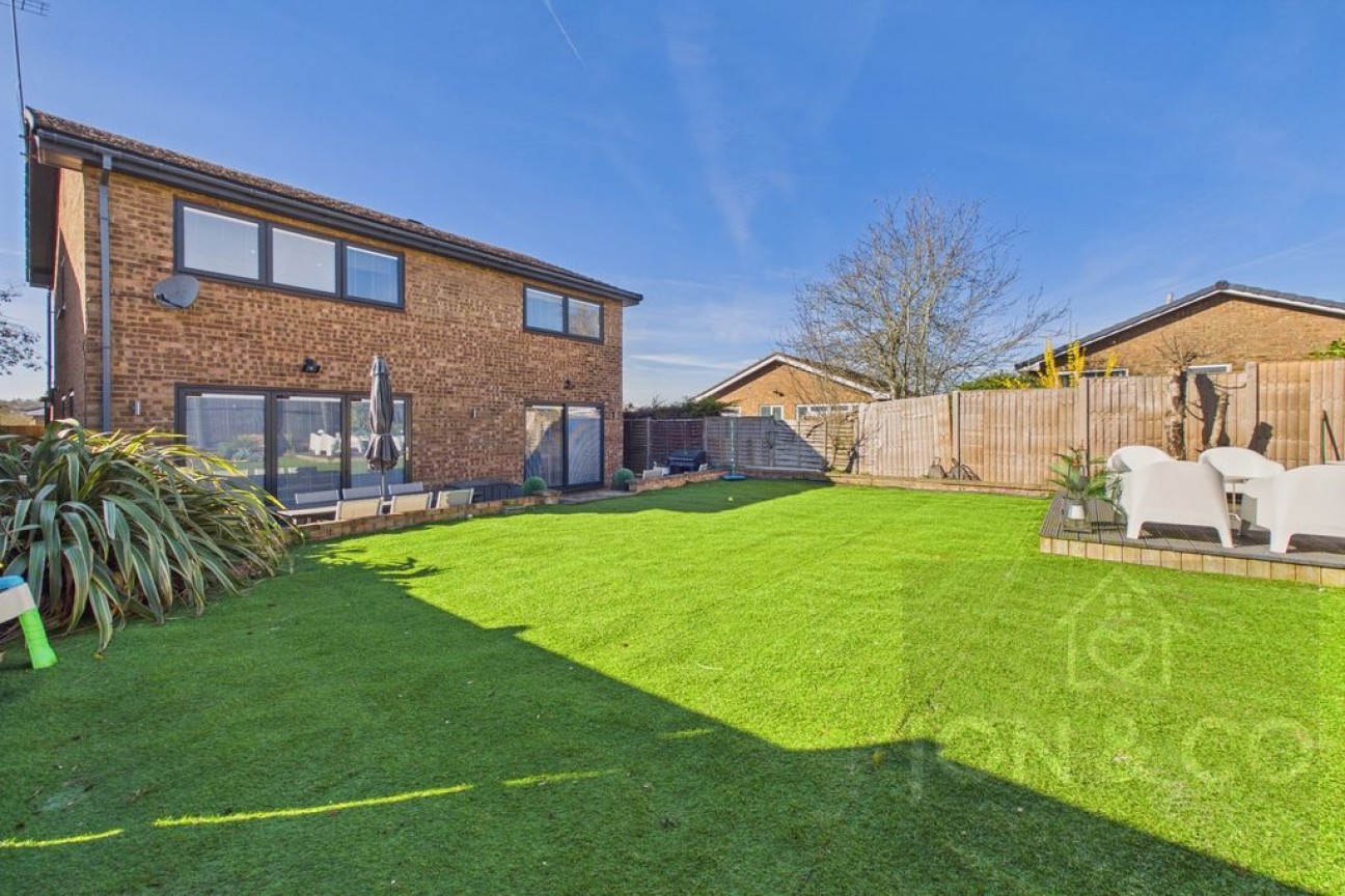 North Hayes Court | Goldenash | NN3