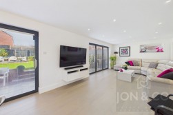 North Hayes Court | Goldenash | NN3