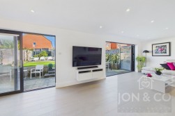 North Hayes Court | Goldenash | NN3