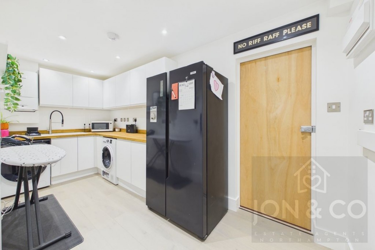 North Hayes Court | Goldenash | NN3