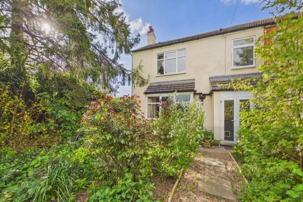 High Street | Wootton | NN4