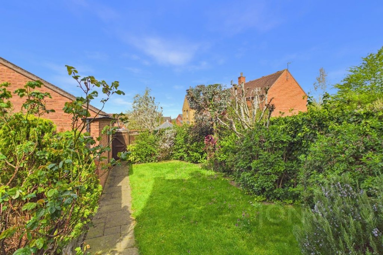 School Road | Mawsley | NN14