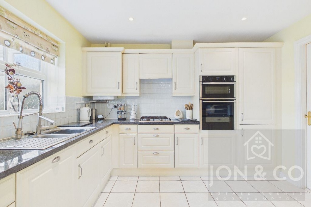 School Road | Mawsley | NN14