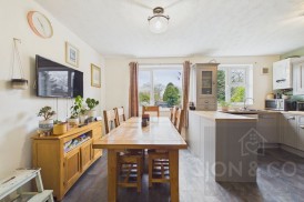 Fullingdale Road | Headlands | NN3