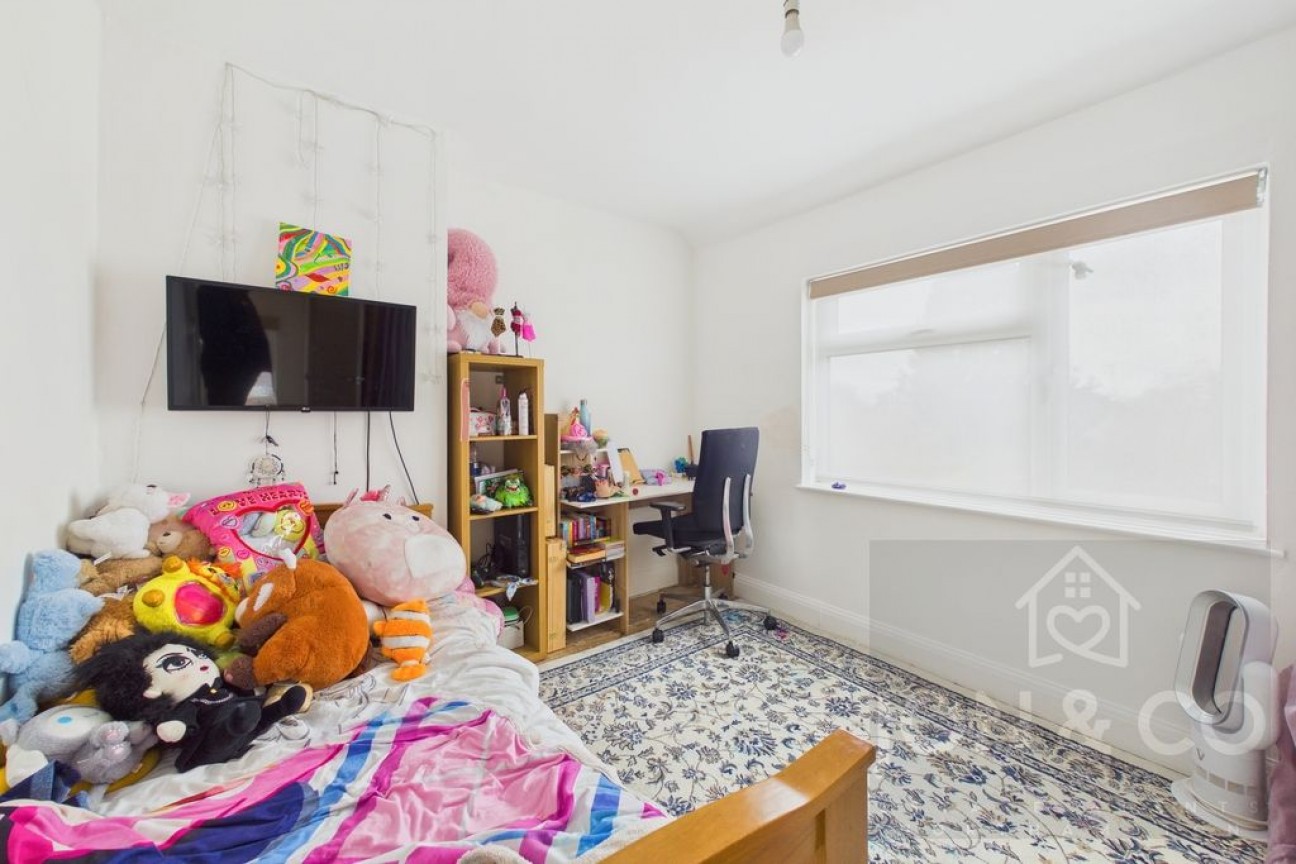 Fullingdale Road | Headlands | NN3