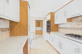 Pine Crescent | Overstone Solarium | NN6