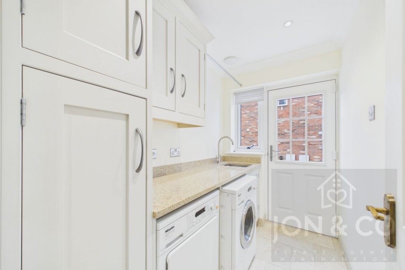 Albion Court | Little Harrowden | NN9