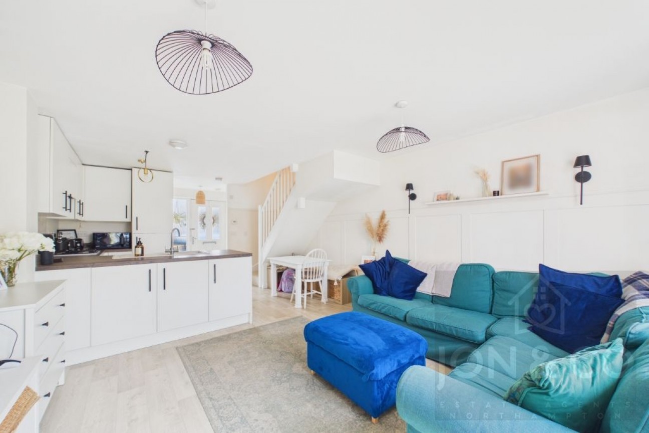 Damselfly Road | Pineham | NN4