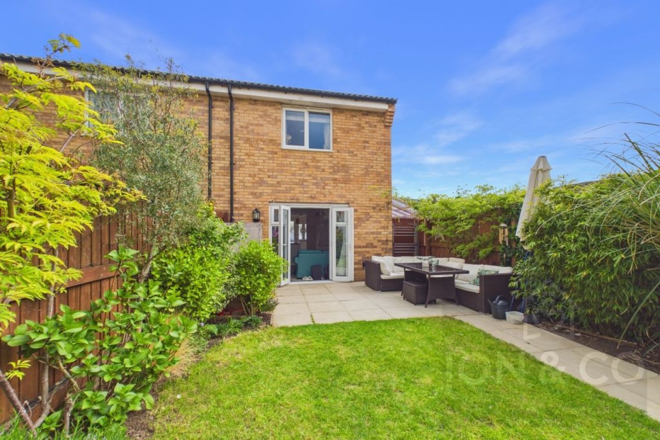 Damselfly Road | Pineham | NN4