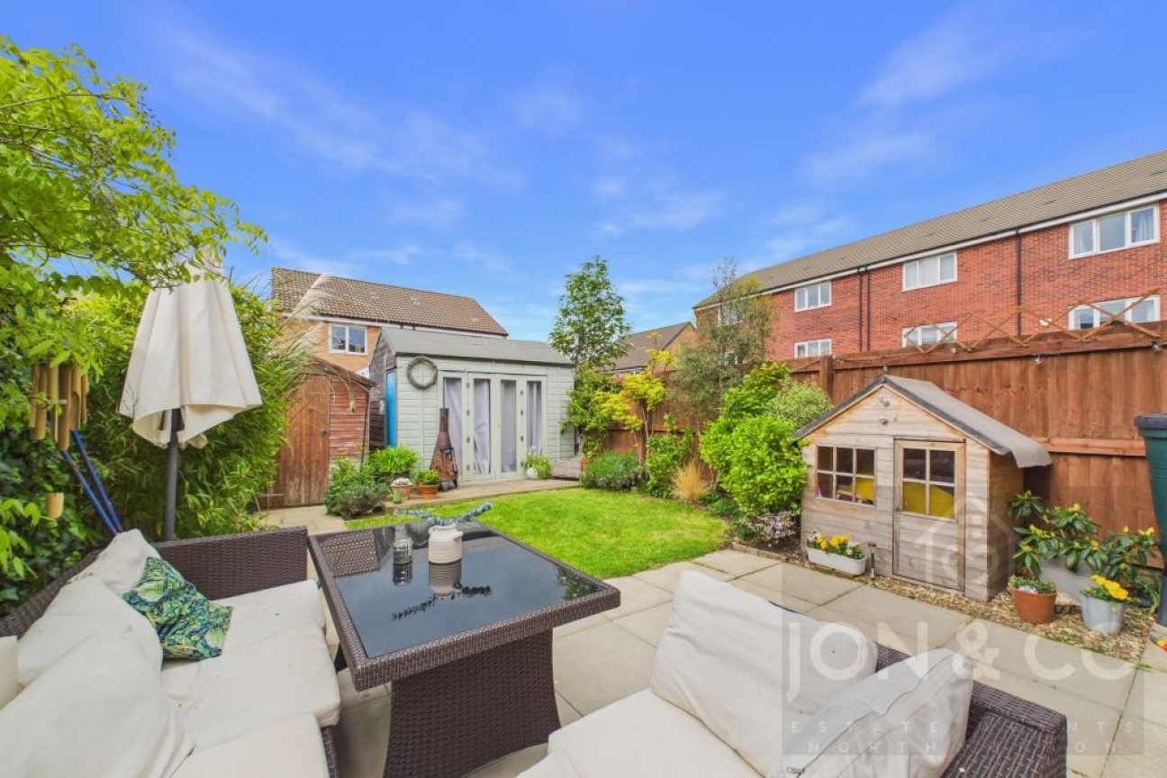 Damselfly Road | Pineham | NN4