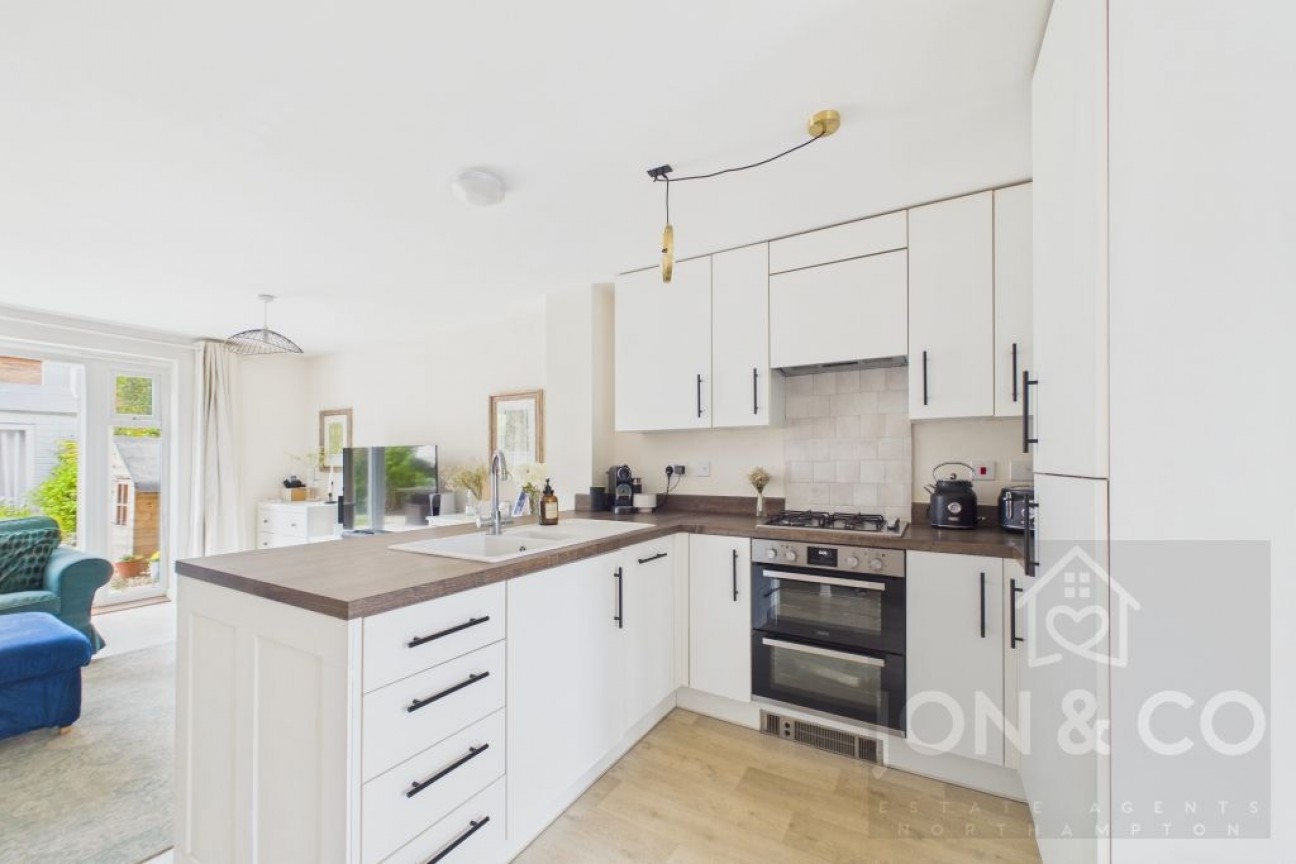 Damselfly Road | Pineham | NN4