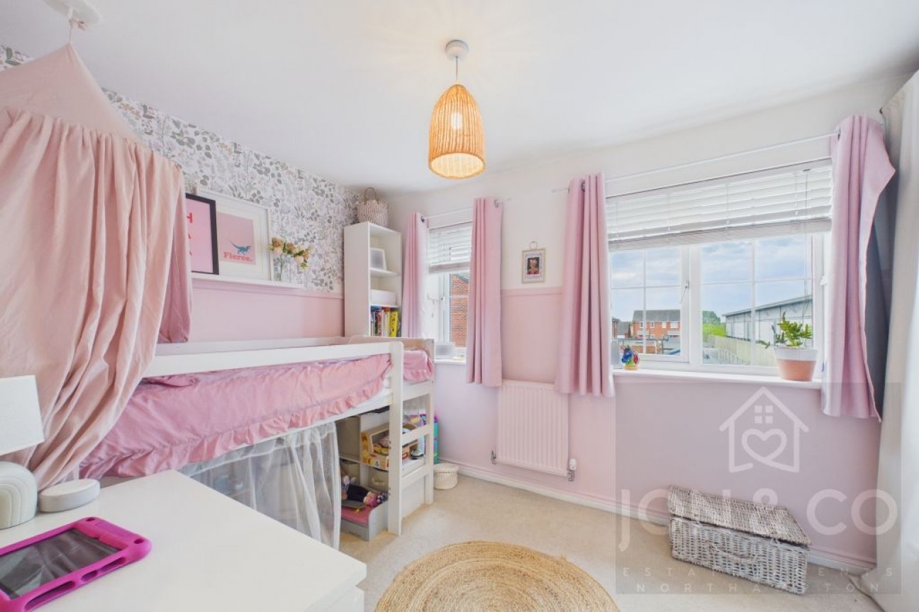 Damselfly Road | Pineham | NN4