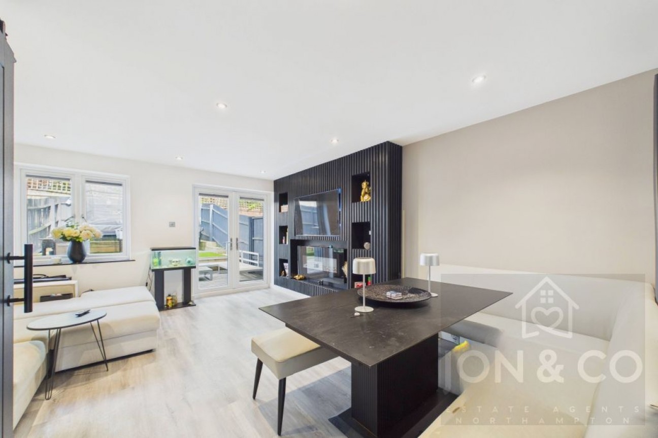 Kingmaker Way | Buckingham Fields| NN4