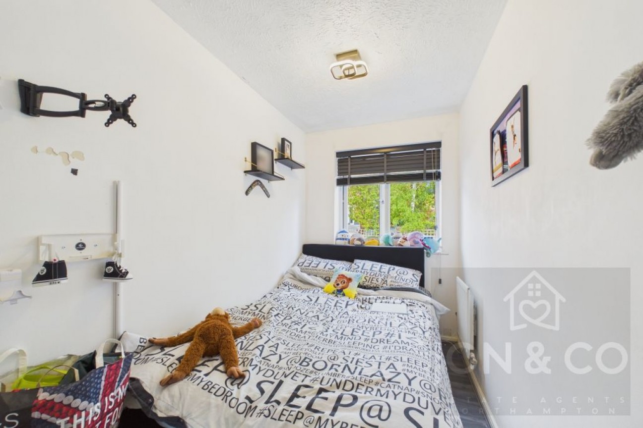 Kingmaker Way | Buckingham Fields| NN4