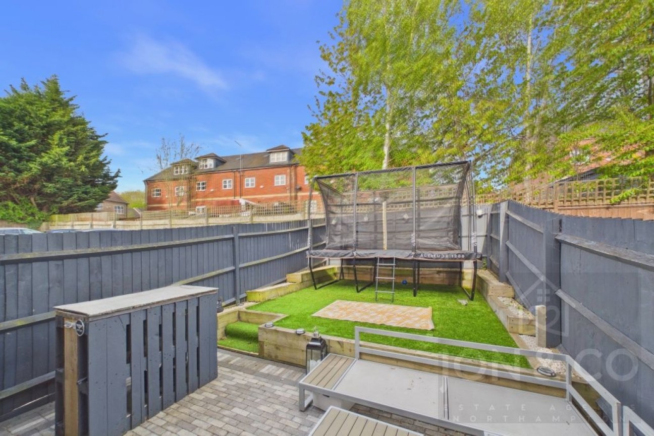 Kingmaker Way | Buckingham Fields| NN4