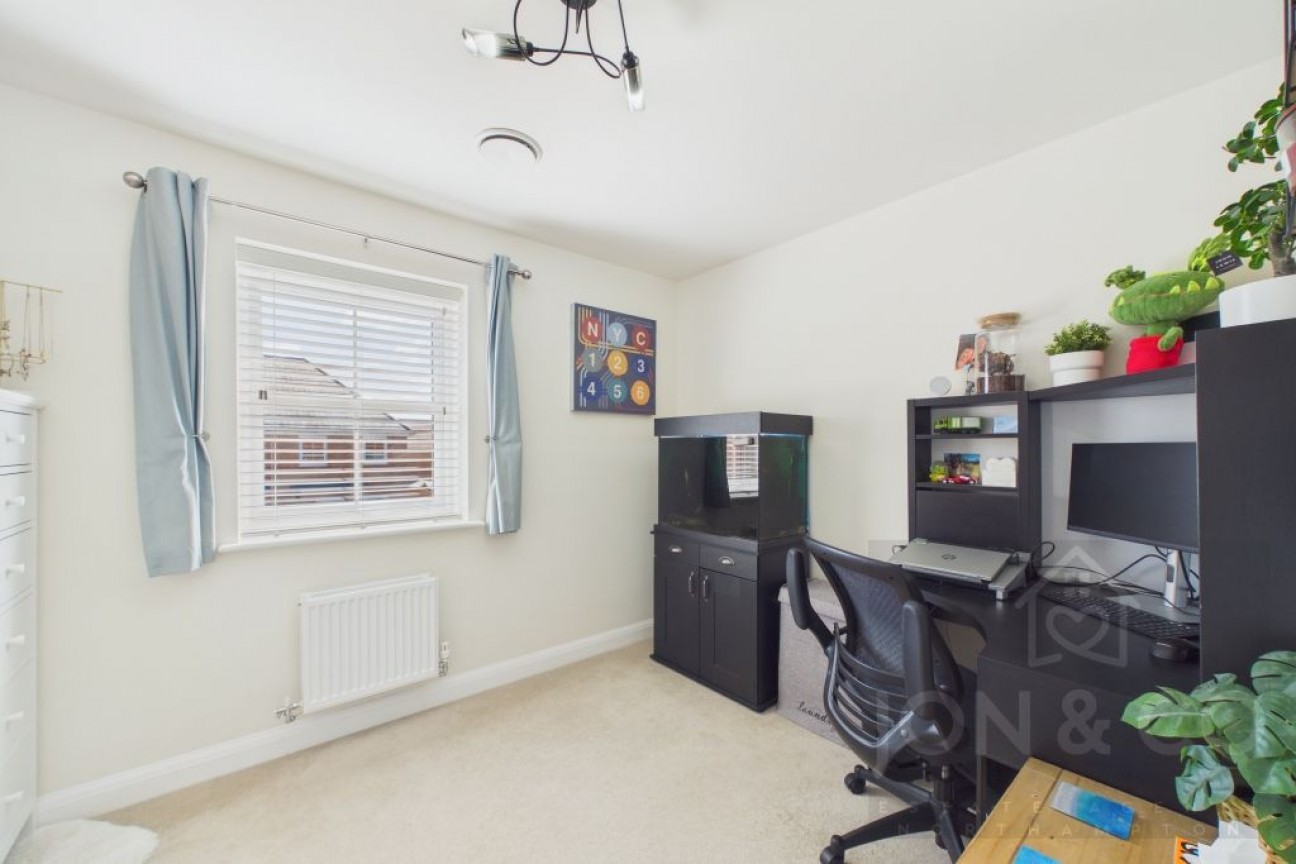 Stratford Drive | Overstone Gate | NN6