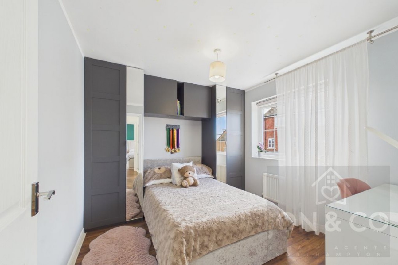 Damselfly Road | Pineham | NN4