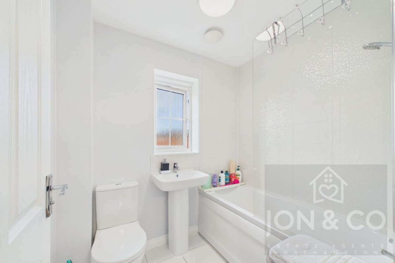 Damselfly Road | Pineham | NN4